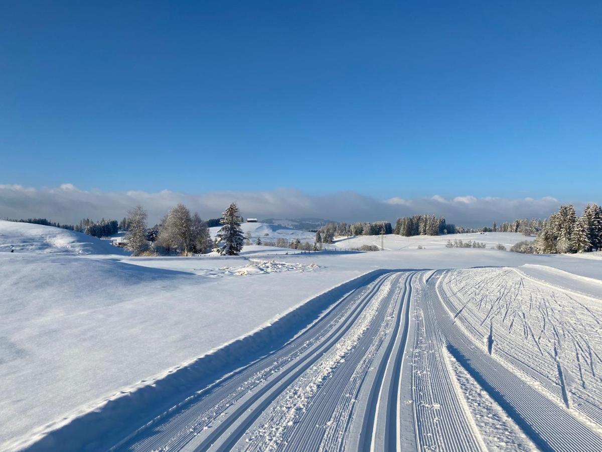 Herzland Allgäu: Cozy Retreat With Garden, Fireplace & Königscard Lechbruck